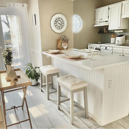 Luxury Villa- 3 Mins To Mohegan- Fully Stocked With Fireplace- Jacuzzi, Saltwater Pools, Sauna Norwich Esterno foto